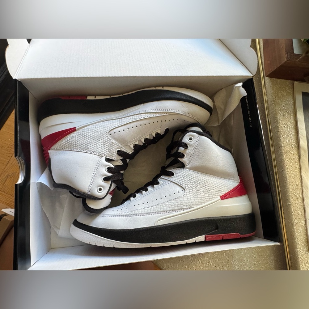 Nike Air Jordan 2 Retro Chicago OG Sneakers, Size: 6.5, Like New w/ Box